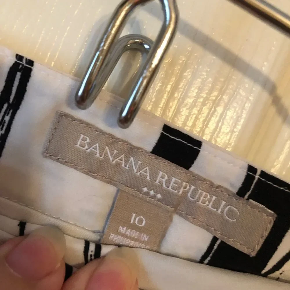 Banana Republic Drop Waist Pleated Skirt‎